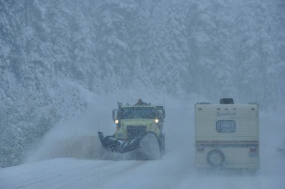 Máquina para limpar neve no North Cascades National Park, no estado de Washington, noroeste dos  Estados Unidos